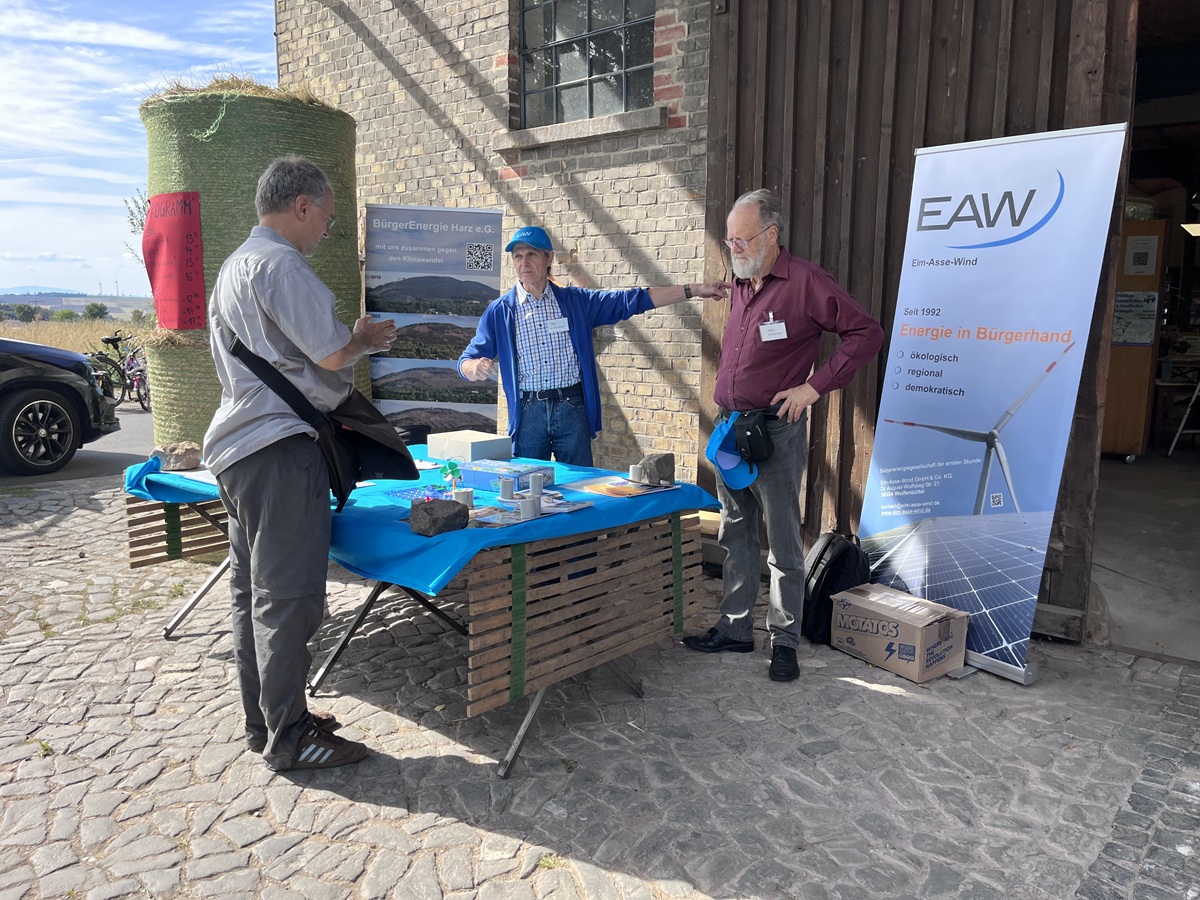 Infostand der BE Harz und der EAW auf dem Hoffest des Lindenhofs in Eilum am 7.9.2025